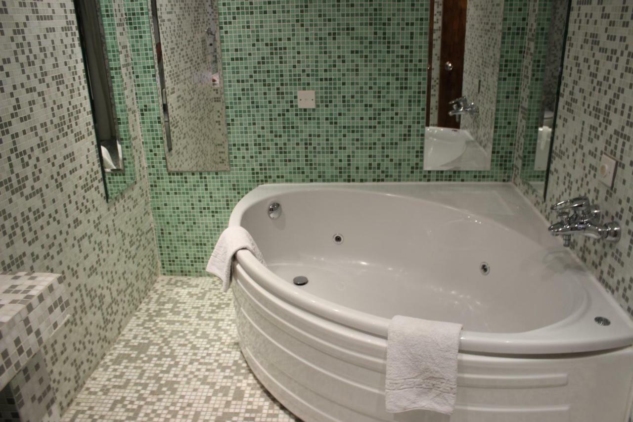 Europa Plaza Hotel ニコシア エクステリア 写真