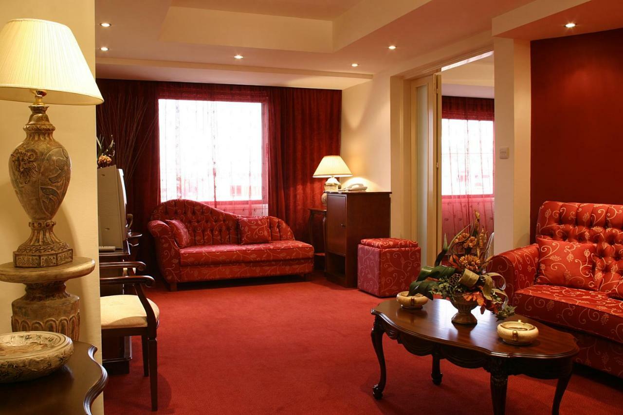 Europa Plaza Hotel ニコシア エクステリア 写真
